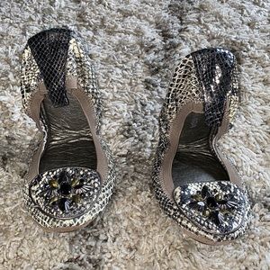 Yosi Samra snakeskin flats. Fold-up flats! Size 6